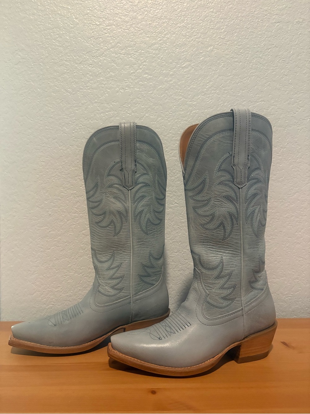 Tecovas the Annie Slate Blue Embroidered Western Boots Size 5.5